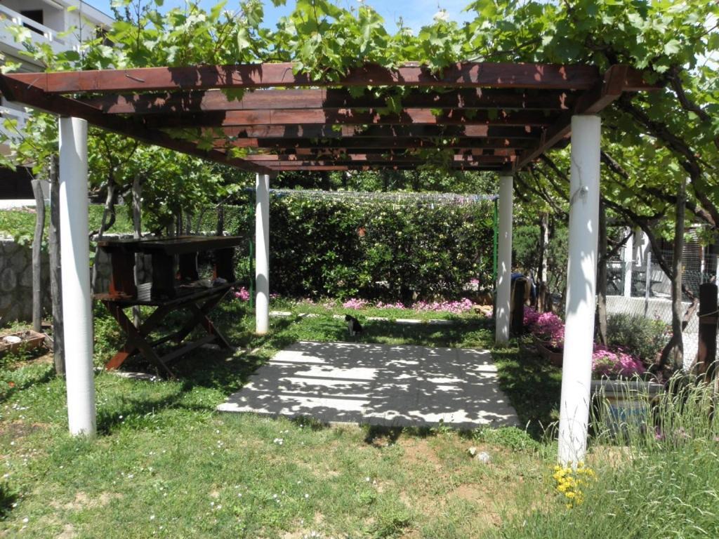 Apartments Milan In Baska Exterior foto