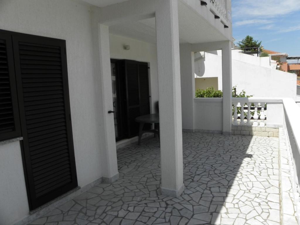 Apartments Milan In Baska Exterior foto